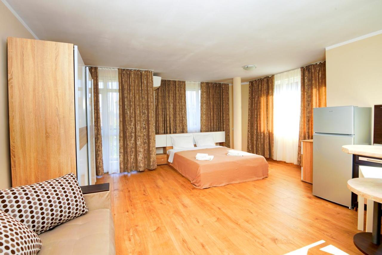 House With Garden Hotell Pomorie Eksteriør bilde