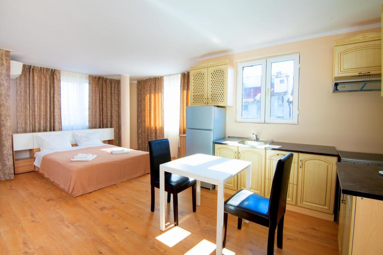 House With Garden Hotell Pomorie Eksteriør bilde
