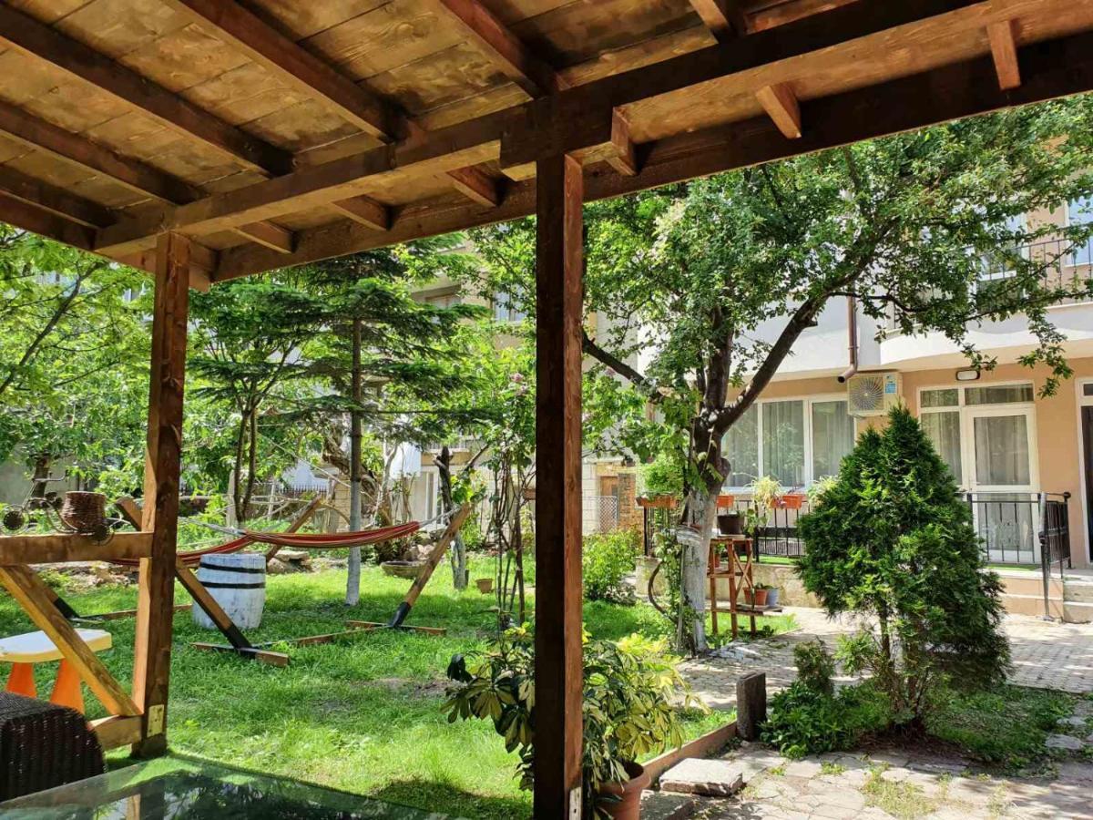 House With Garden Hotell Pomorie Eksteriør bilde